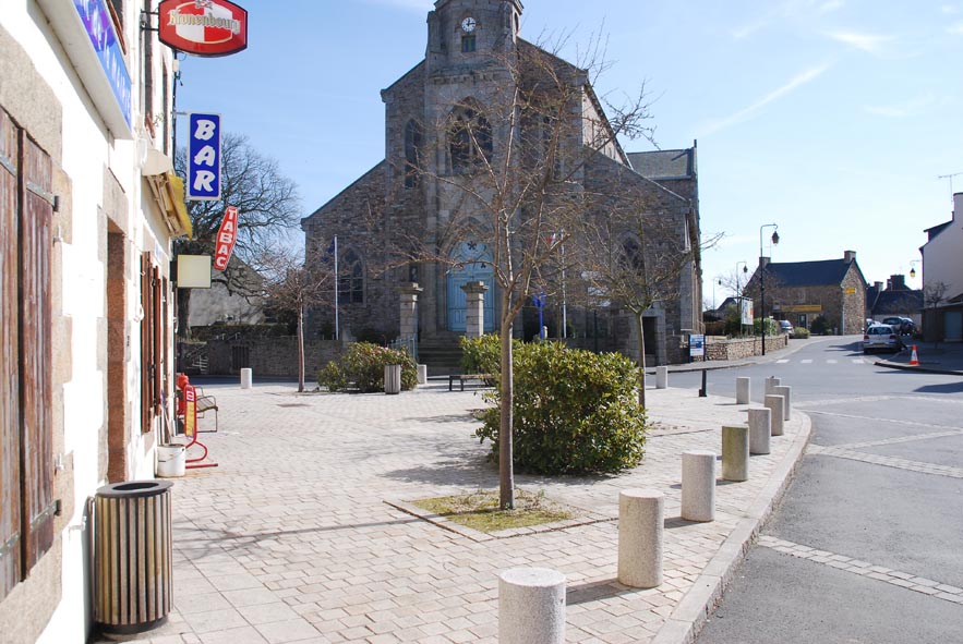 Place du bourg de Plourivo Place du bourg de Plourivo